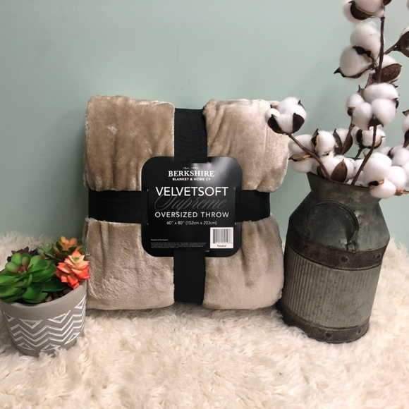 Berkshire | Oversized VelvetSoft Throw | Tan (PM_B17) - Picture 2 of 3